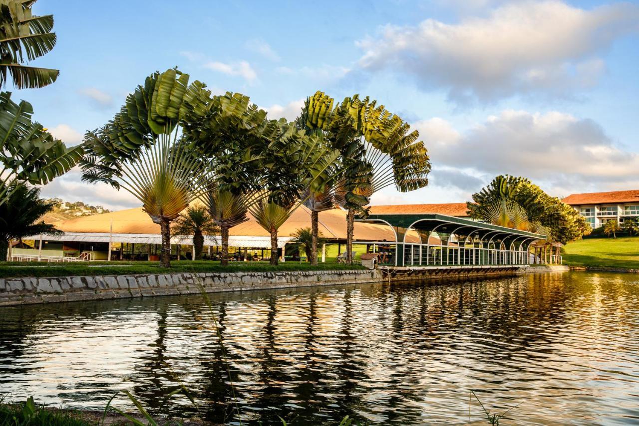 Villa Hipica Resort Gravatá Exterior photo View of the lake at the Palm Beach Polo and Country Club