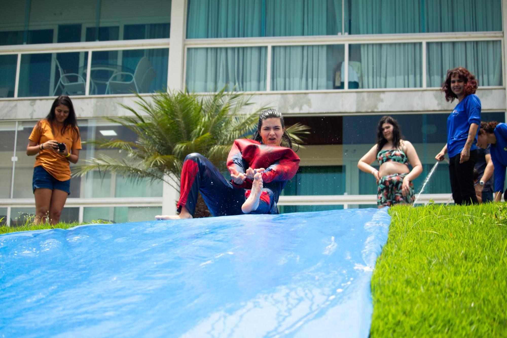 Villa Hipica Resort Gravatá Exterior photo A woman sliding down a slip and slide