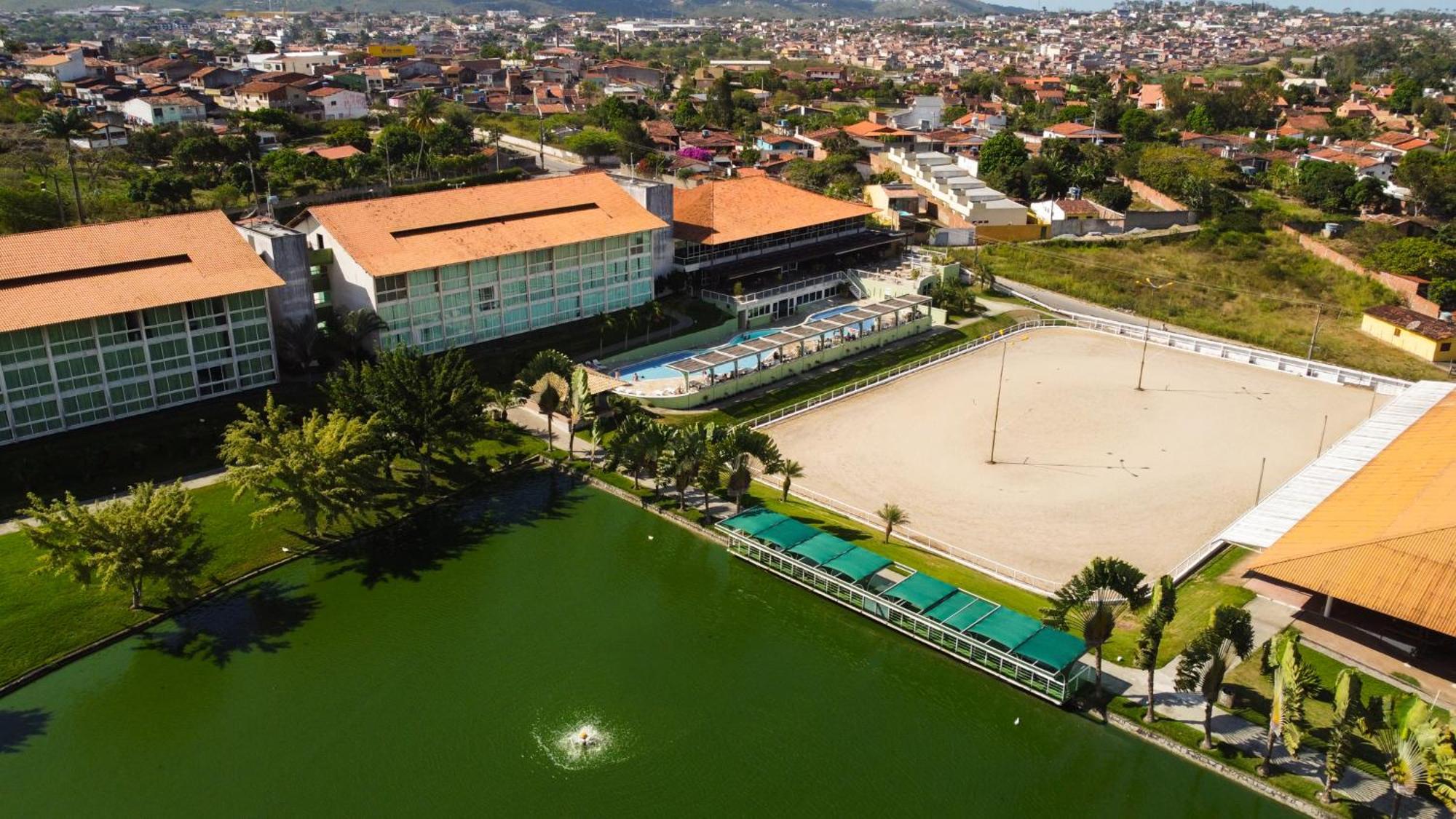 Villa Hipica Resort Gravatá Exterior photo Aerial view of the campus